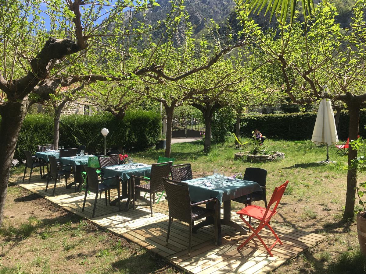 La Mirabelle-Casteil Country House Hostal Exterior foto