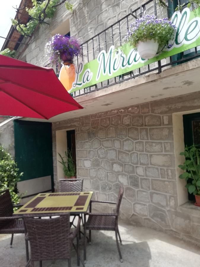 La Mirabelle-Casteil Country House Hostal Exterior foto