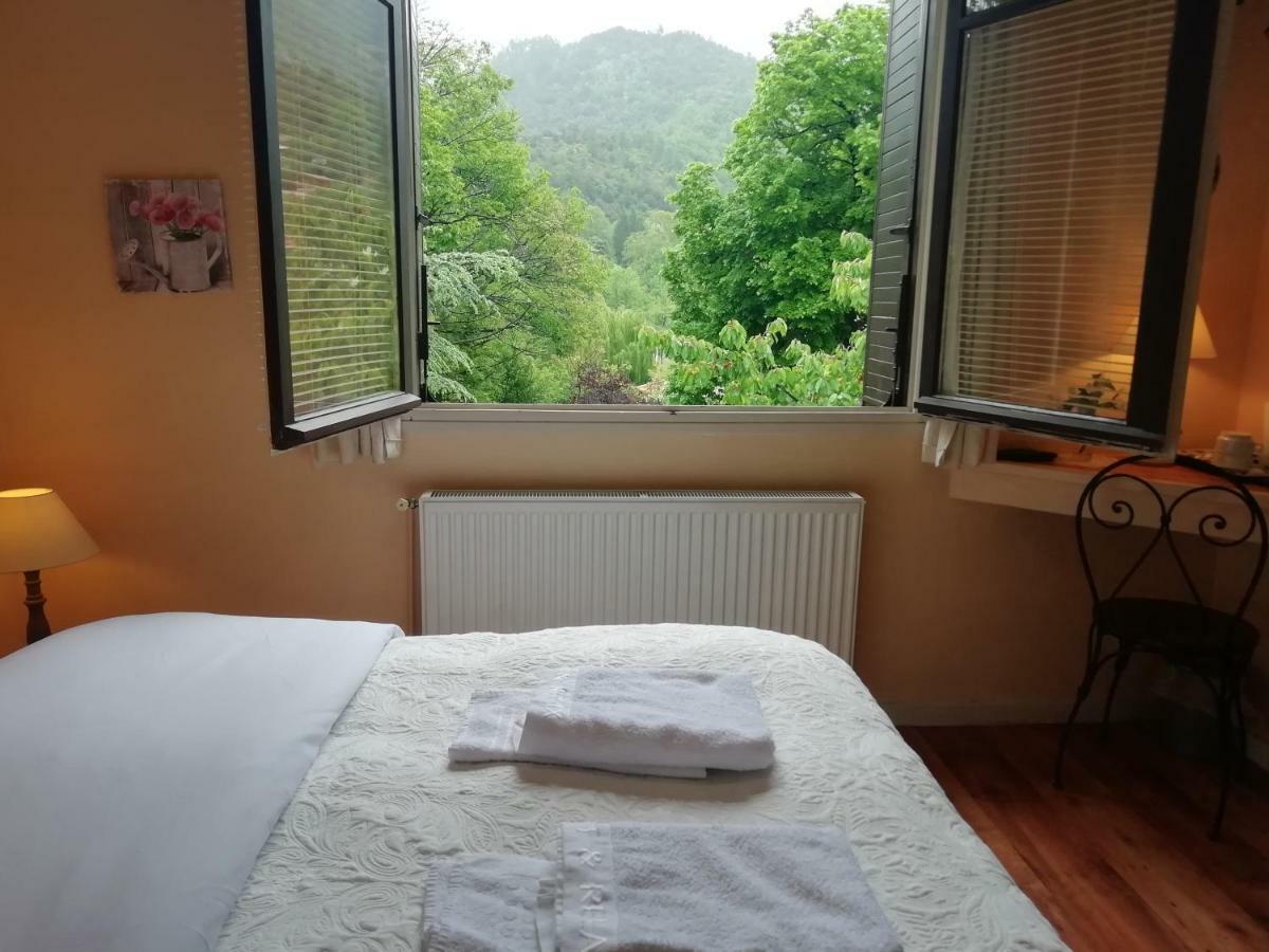 La Mirabelle-Casteil Country House Hostal Exterior foto