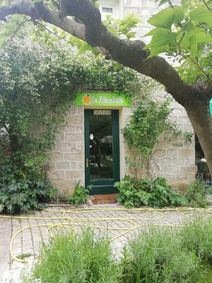 La Mirabelle-Casteil Country House Hostal Exterior foto
