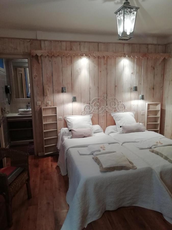 La Mirabelle-Casteil Country House Hostal Exterior foto